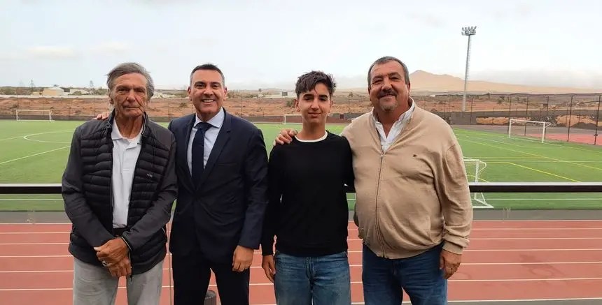 Francisco Carrasco, Oswaldo Betancort, Aitor Canales y Miguel Ángel Jiménez este jueves en el campo de fútbol de Costa Teguise.