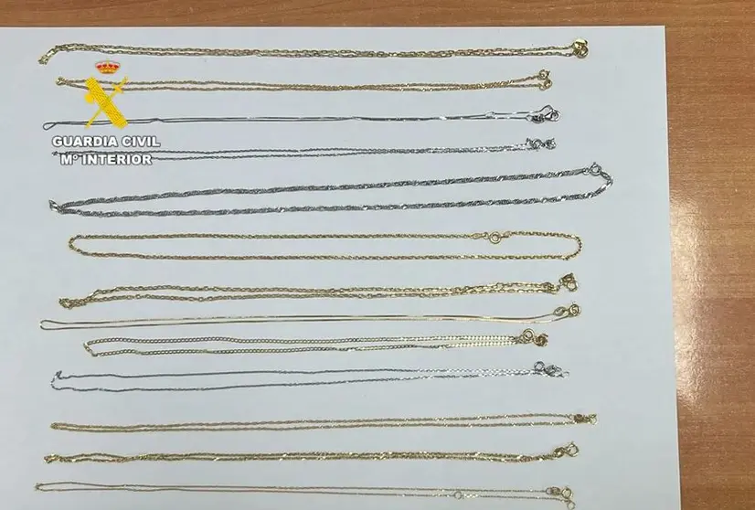 Joyas recuperadas por la Guardia Civil.