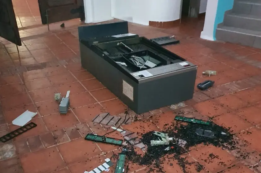 Imagen de algunos de los destrozos realizados por los ladrones dentro del San Beach Resort.