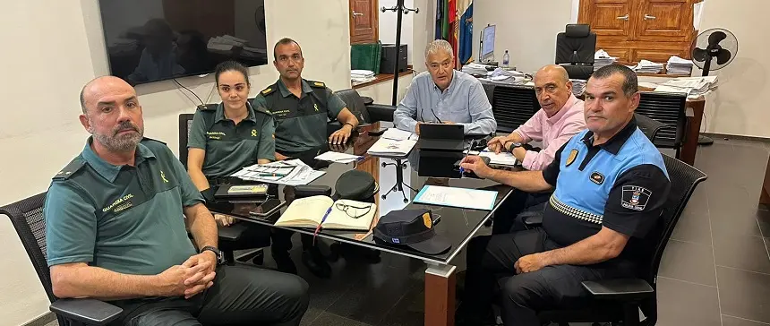 Reunión entre la Guardia Civil y la Policía Local en Tías.