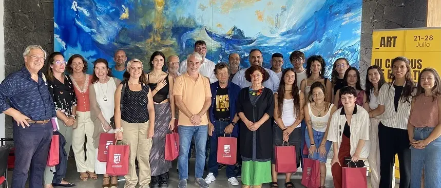 Foto de familia del campus de Escultura.