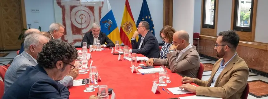 Imagen del encuentro de este viernes del Pacto Canario por la Inmigración