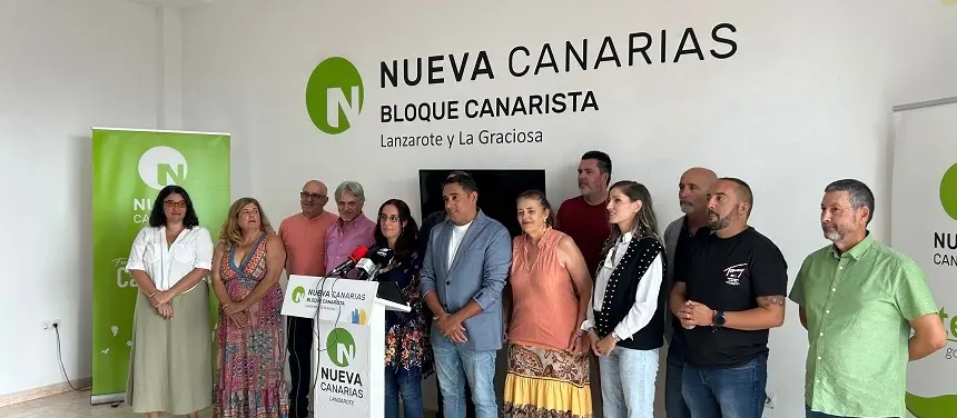 Representantes y componentes de NC-BC acompañando a Daisy Villalba en su rueda de prensa de despedida.
