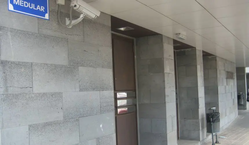 Entrada a los juzgados de Arrecife.