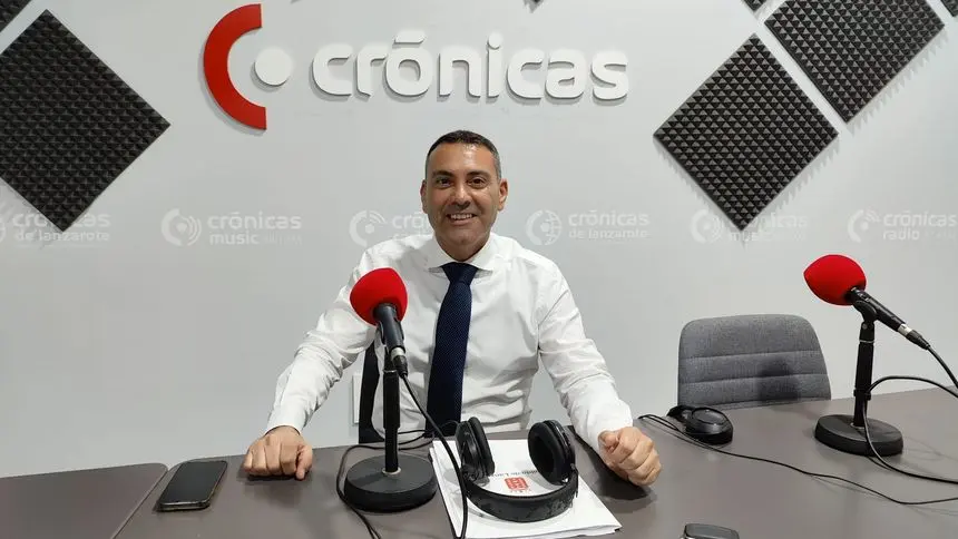 Oswaldo Betancort en Crónicas Radio.