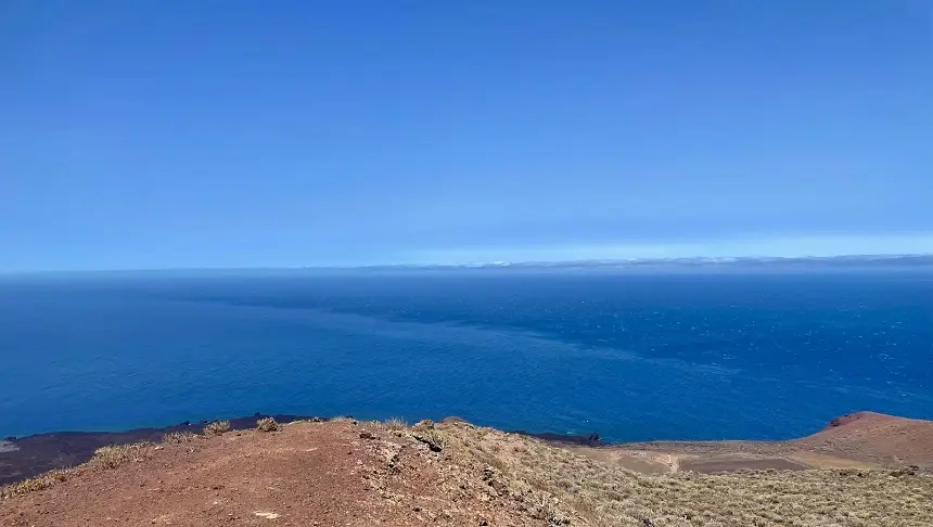 Mar de las Calmas junto a la costa de El Hierro.