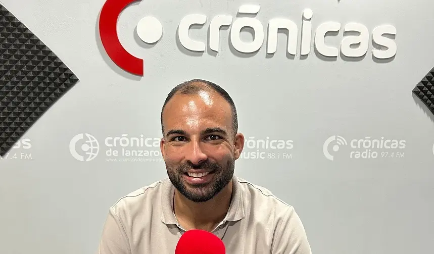 Daniel Medina en Crónicas Radio.
