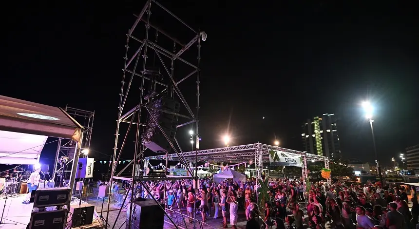 Enorme ambiente ayer en el Parque Islas Canarias con la Fiesta de la Chola, en Arrecife. La diversión y alegría estuvieron presentes