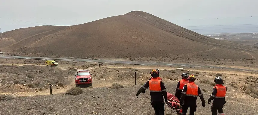 Actuación de los bomberos en Las Grietas.