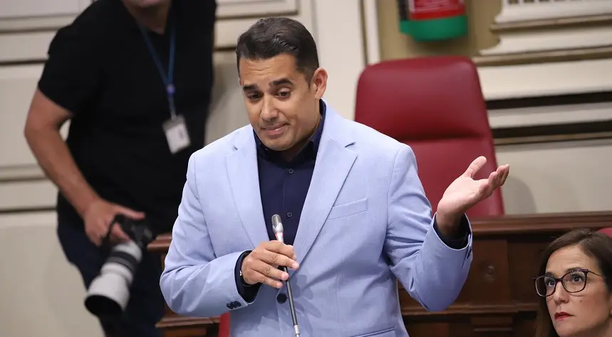 Yoné Caraballo pregunta a la consejera de sanidad