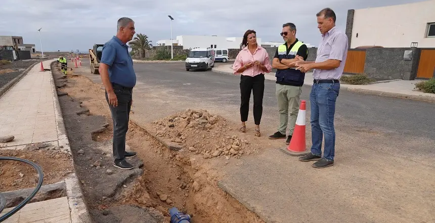 Renovación de la red de abastecimiento de la calle Buganvilla de Costa Teguise.