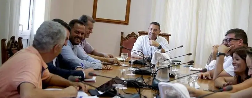 Imagen de archivo de un encuentro de la Asamblea del Consorcio del Agua con el actual presidente del Cabildo al frente.