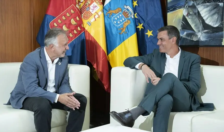Ángel Víctor Torres y Pedro Sánchez