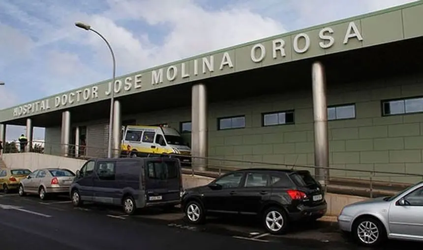 Imagen del acceso al hospital de Lanzarote