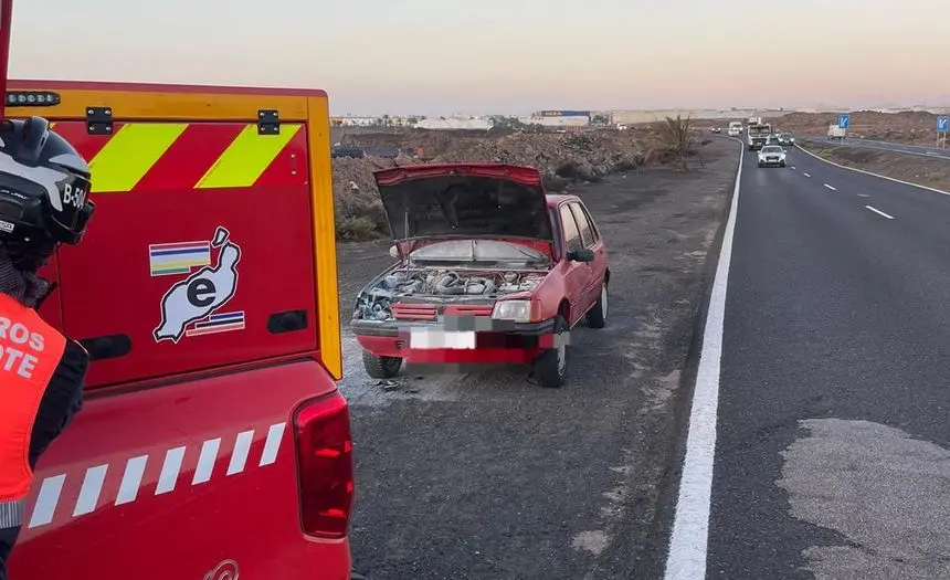 Imagen del vehículo después de que los bomberos actuaran