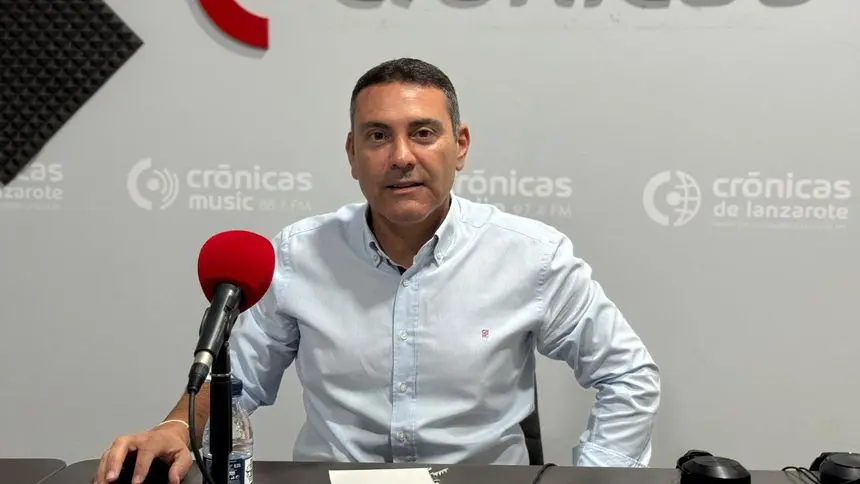 Oswaldo Betancort en Crónicas Radio.