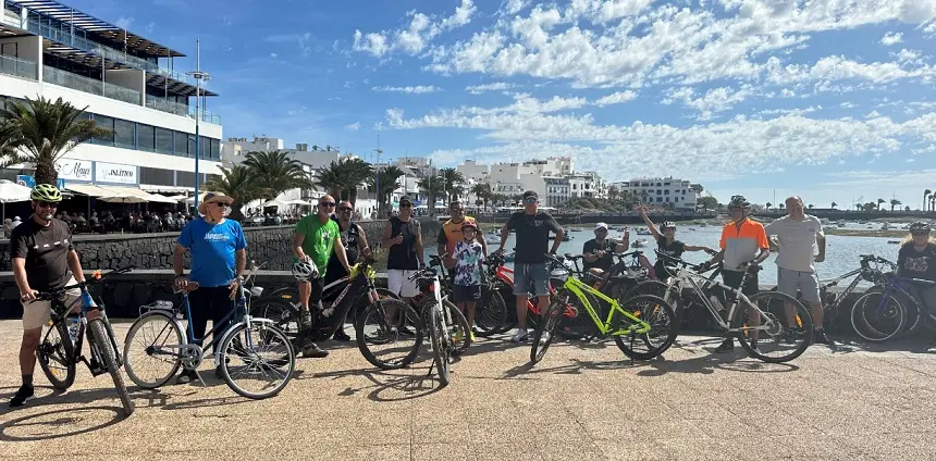 Imagen de los representantes de Nueva Canarias que participaron en la iniciativa. 