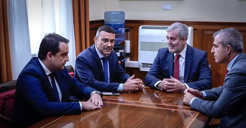 José Valle, Oswaldo Betancort, Fernando Clavijo y Manuel Domínguez durante el encuentro