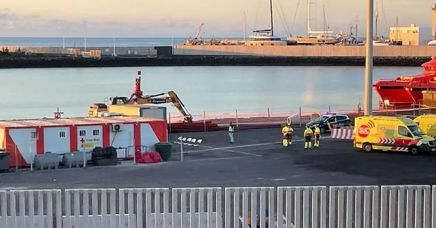 El operativo dispuesto y preparado para la llegada de los tripulantes de las nuevas pateras a Puerto Naos.
