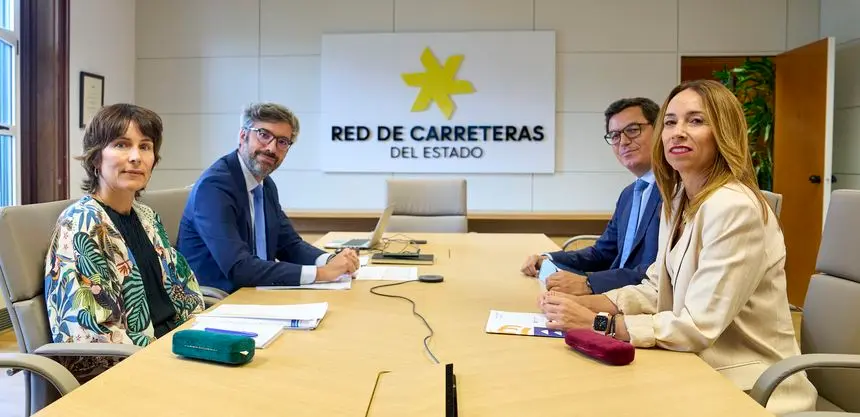 Imagen del encuentro mantenido entre el Gobierno central y el Gobierno canario
