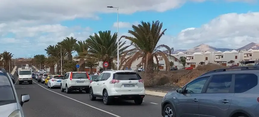 Las colas han ido aumentando con el paso de las horas