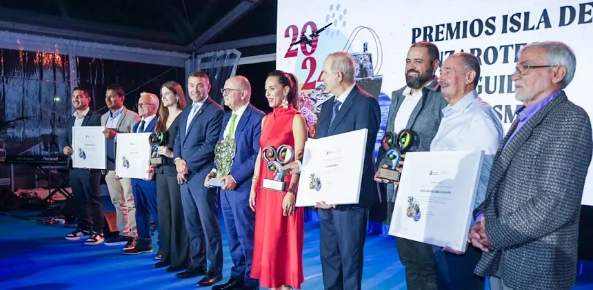 Imagen de los distinguidos en la gala del turismo. 