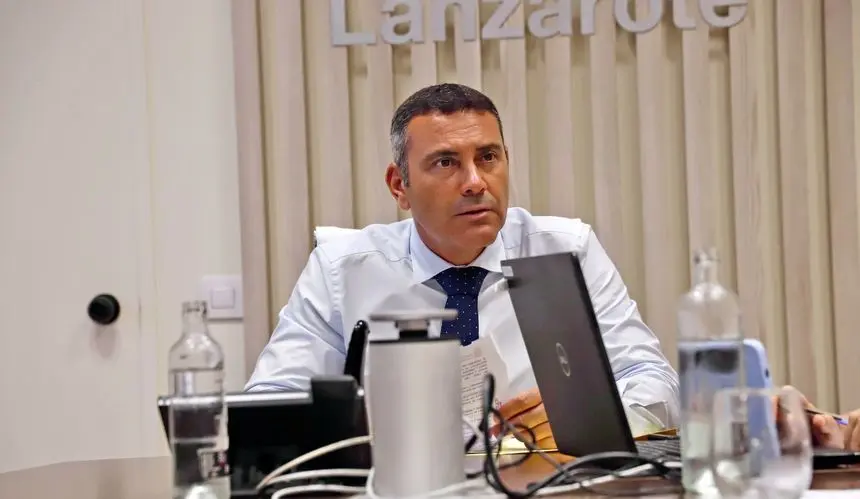 Oswaldo Betancort en la sede del Cabildo de Lanzarote