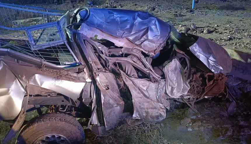 Estado en el que quedó el coche accidentado en Playa Blanca.