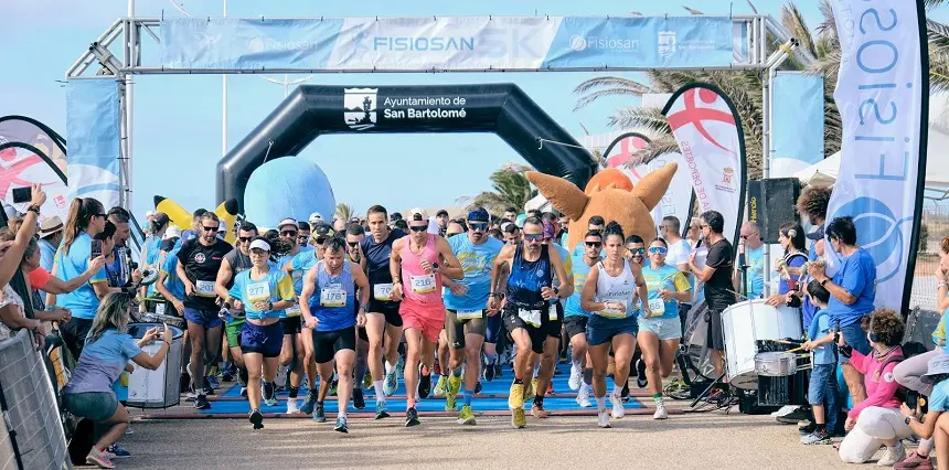 Participantes de la carrera Fisiosan 2024.