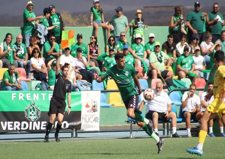 Imagen de una de las jugadas del bonito encuentro