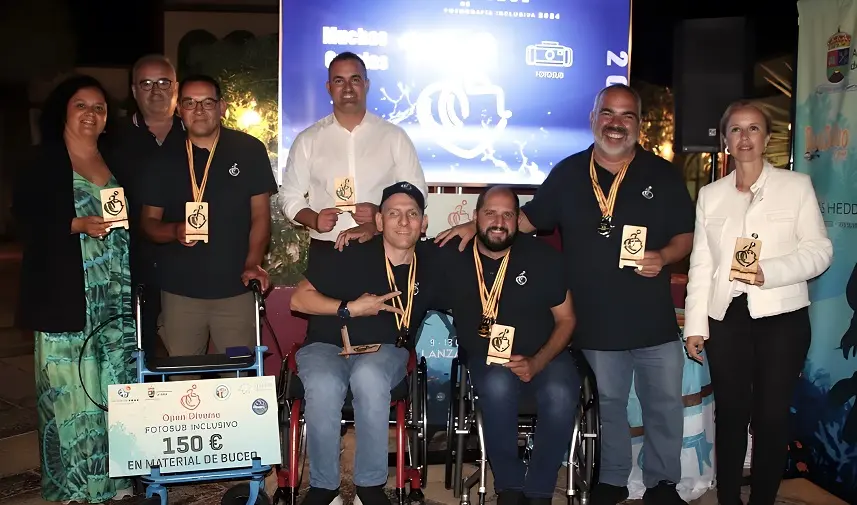 Premiados en el Diverse juntoa concejales de Yaiza