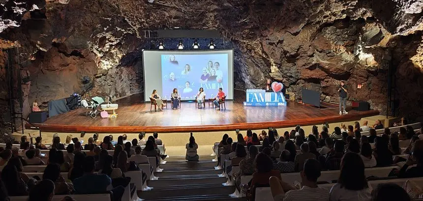 Imagen del desarrollo de las jornadas en los Jameos del Agua.