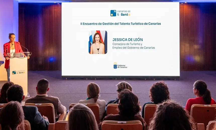 Consejera de Turismo, Jessica de León, en el encuentro.