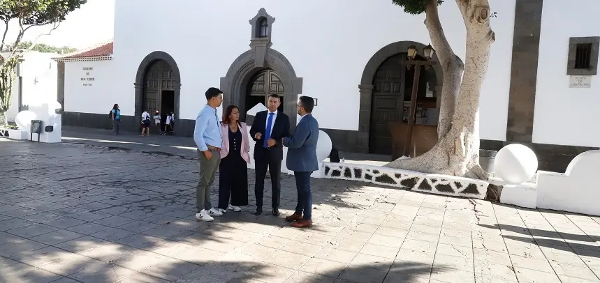 Imagen de archivo de una visita a la plaza de Las Palmas.