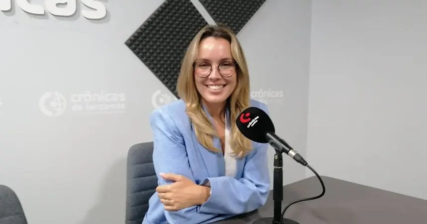 María Fernández en Crónicas Radio.