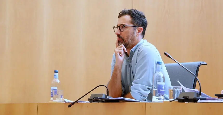 Tomás Silvera en el pleno del Ayuntamiento de Tías.