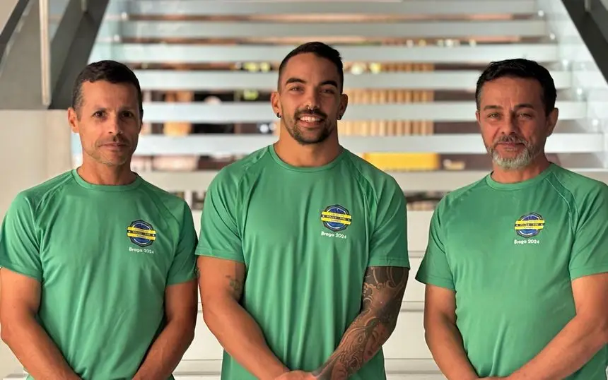 Imagen del equipo de la Policía Local que ha venido con las medallas.