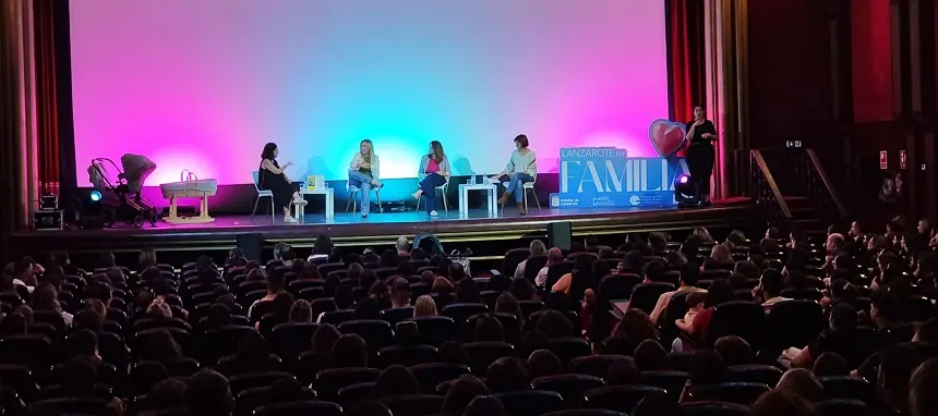Imagen del evento de Lanzarote en Familia desarrollado este sábado en el Teatro Cine Atlántida.