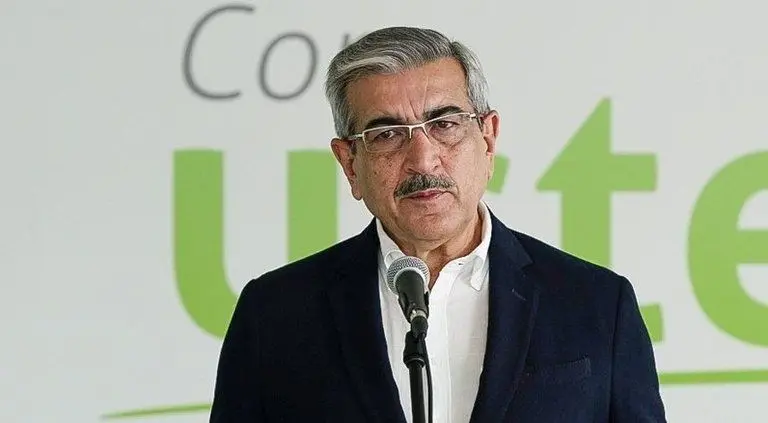 Román Rodríguez en una comparecencia en la sede de su partido en Gran Canaria.