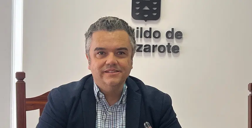 Armando Santana en el Cabildo de Lanzarote.