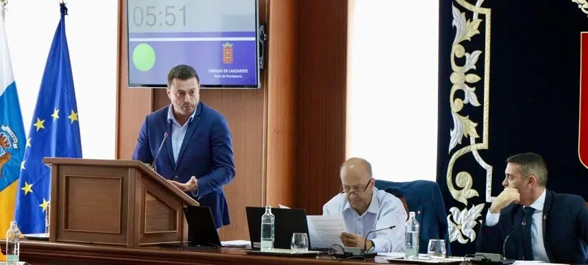 Óscar Noda en el debate del Estado de la Isla.
