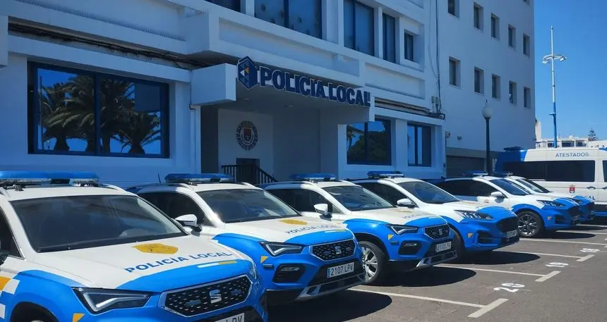 Imagen de la entrada de la sede de la Policía Local en Arrecife.
