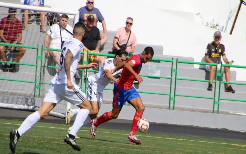 Una de las jugadas del encuentro