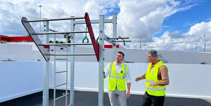 El vicepresidente junto al concejal de Obras en Tahíche (2)