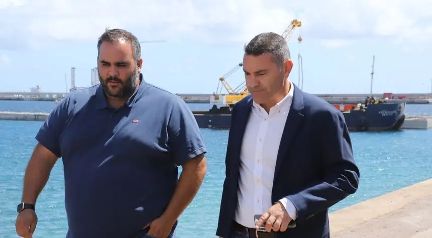 Samuel Martín y Oswaldo Betancort en el Puerto de Arrecife.