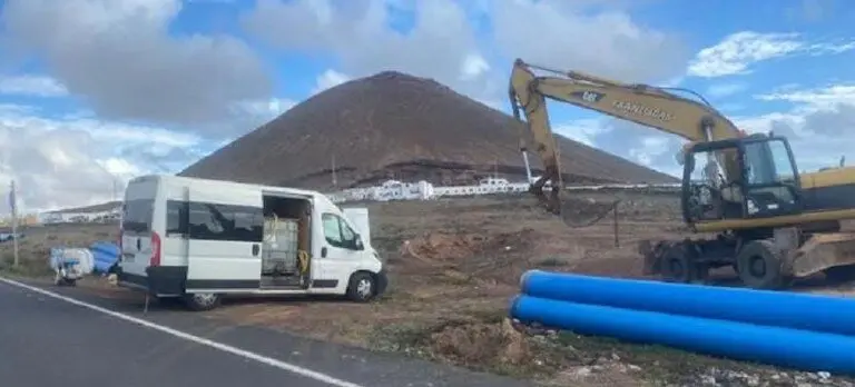 Imagen de una de las obras de las tuberías que tienen que llevar el agua al norte de la Isla
