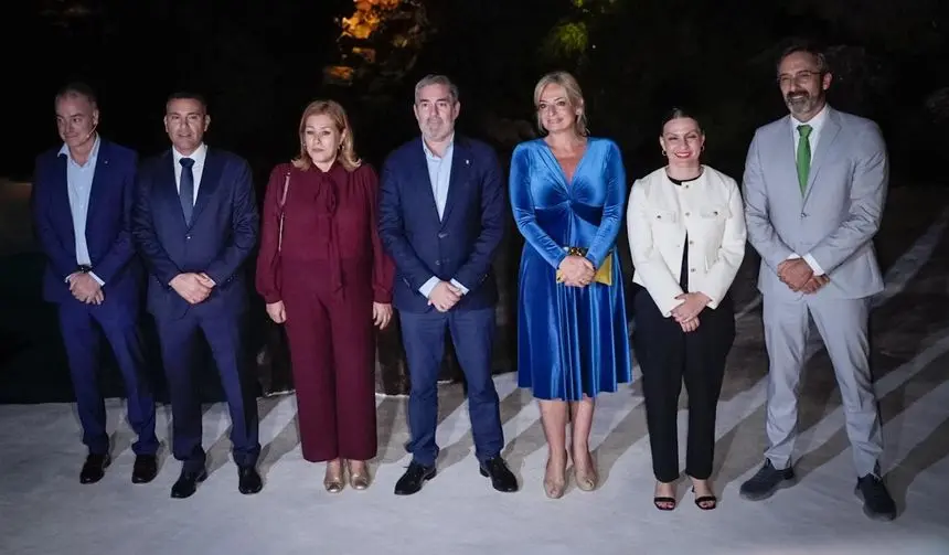 Imagen de las autoridades presentes en el acto celebrado en Los Jameos del Agua