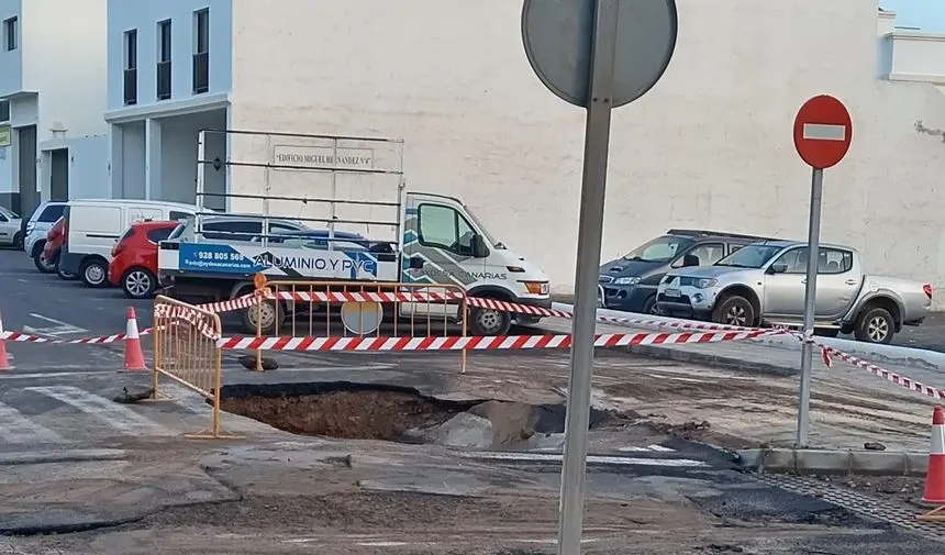 Imagen del socavón que vuelve a haber en la zona