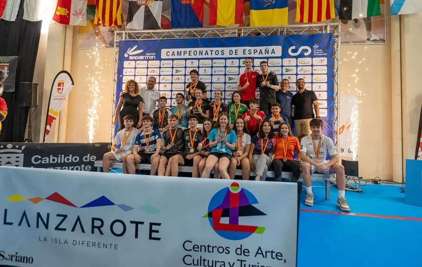 Los sonrientes medallistas tras la competición.