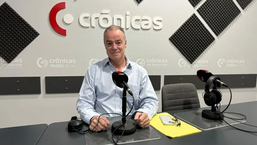 Pablo Eguía, gerente de los Servicios Sanitarios de Lanzarote, en Crónicas Radio.